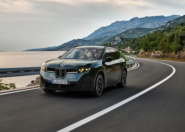 BMW iX3 M60 xDrive Terbaru, Daya Jelajah Lebih dari 700 Km